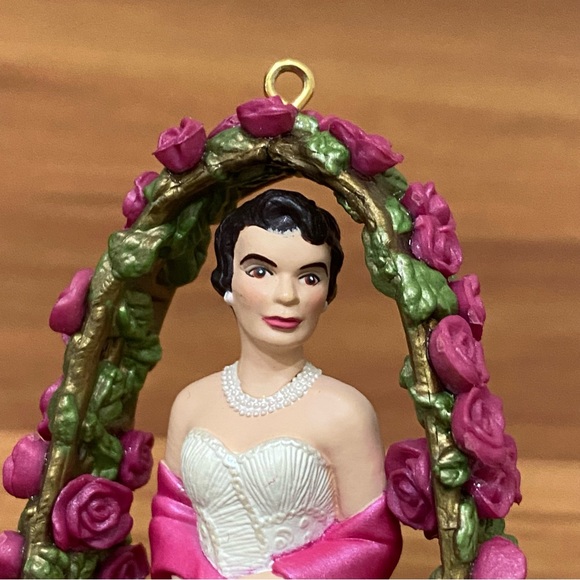 Vintage 1999 Carlton Cards First Lady Jacqueline Kennedy Christmas Tree Ornament - Picture 11 of 15